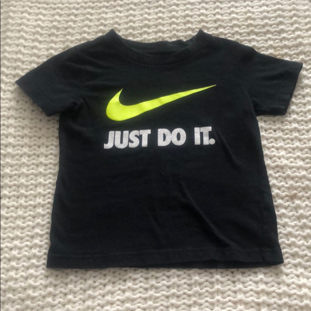 Nike shirt 3t